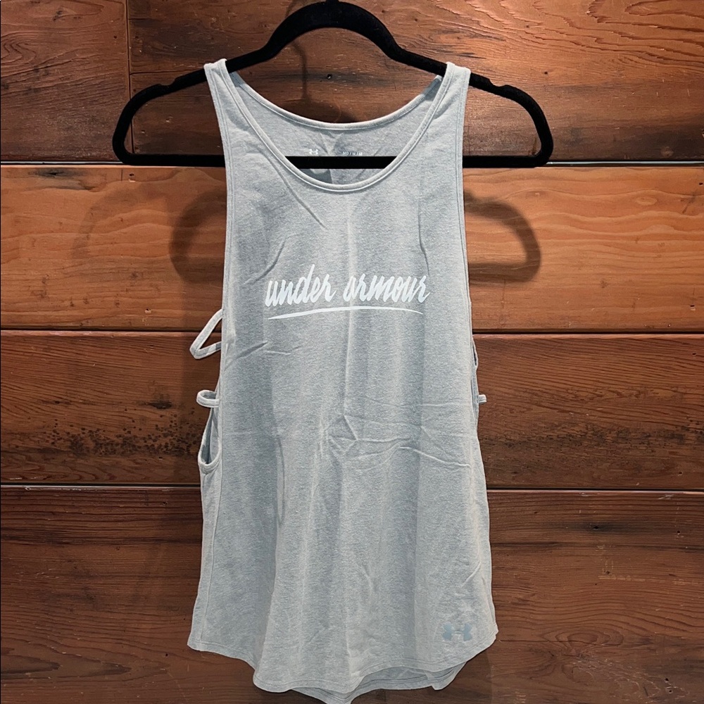 🔥‼️Under Armour Women's Light Gray Tank Top‼️🔥